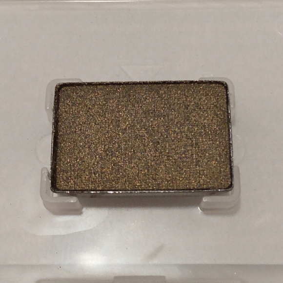 Mary Kay Chromafusion eyeshadow - Picture 2 of 2